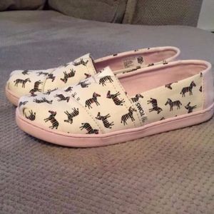 Tom's Rainbow Zebra Classics Youth Size 5